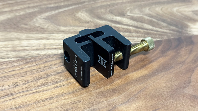 ランタンスタンドの火付け役「エッジスタンド」はカスタム品豊富で