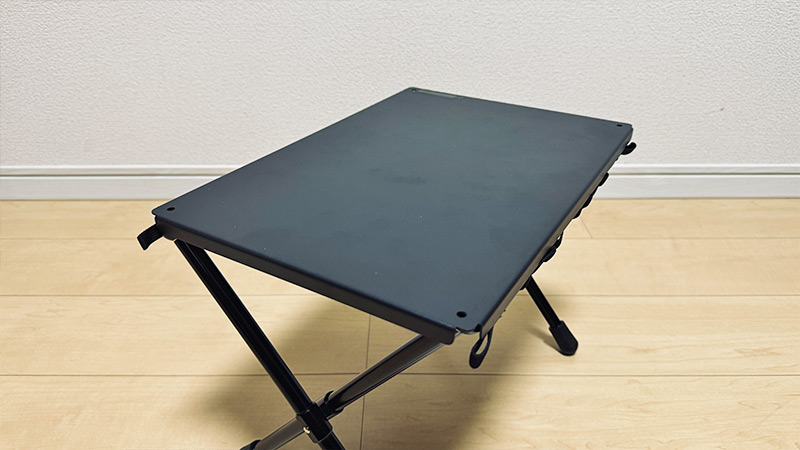 ヘリノックスのタクティカルスピードスツールMが秀逸！天板セットで