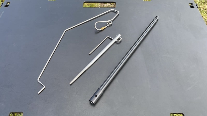 SHU WORKSのULランタンスタンド「ULTRA LIGHT PORTABLE CAMPING LIGHT