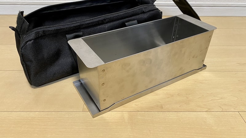 IGT規格のハーフユニット天板・ステンボックスをまとめて収納