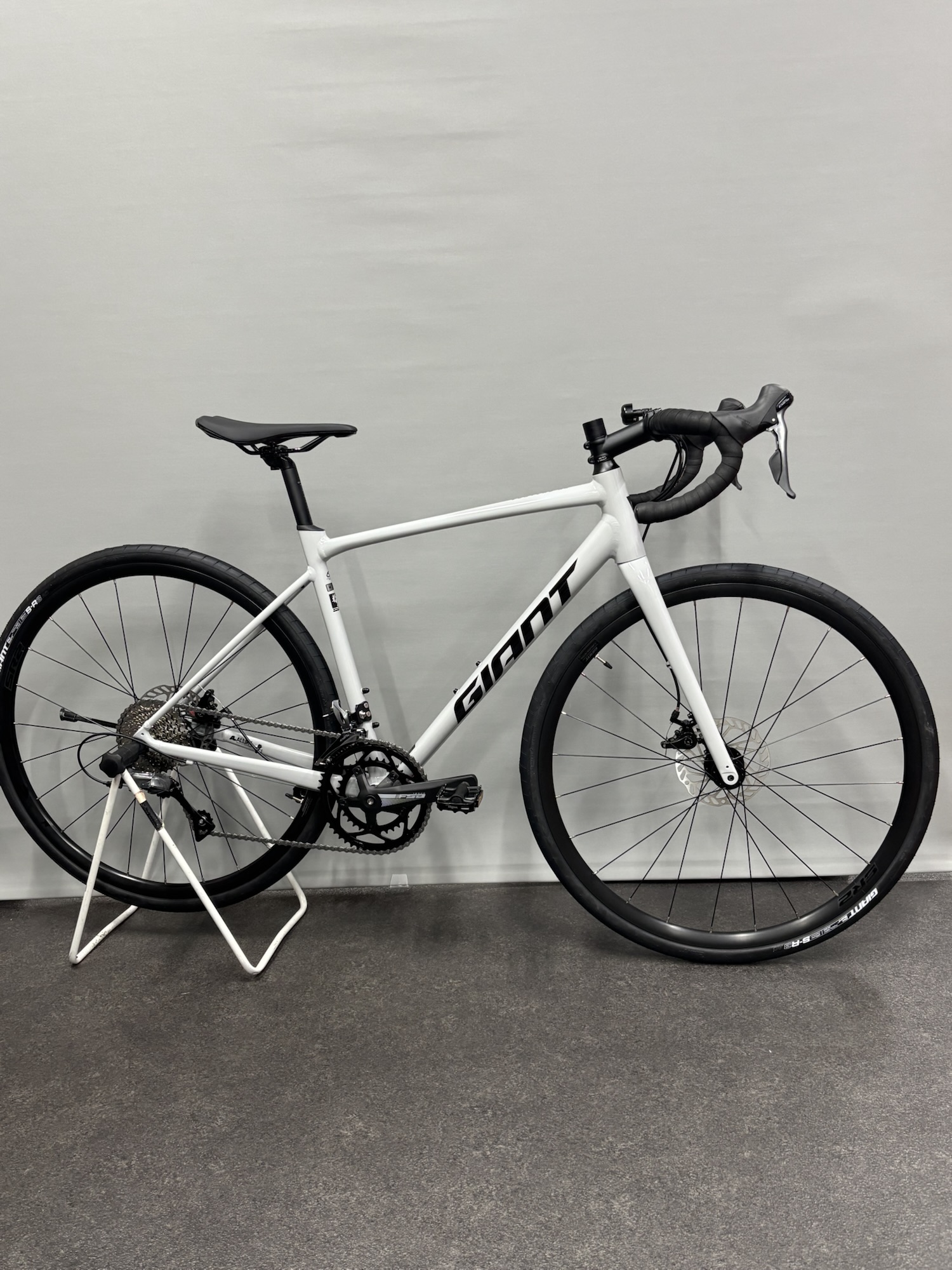 CONTEND AR 4 グッドグレイ │ 輪心（わごころ） -GIANT EXP CENTER