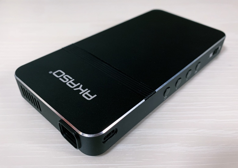 AKASO FOCUSの実機レビュー － 超コンパクトなモバイルプロジェクター