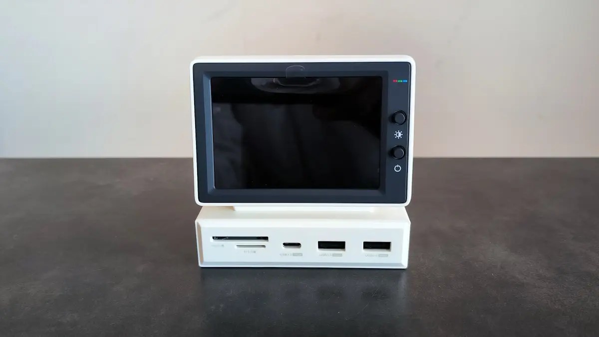 HAGiBiS Mini Monitor USB-C Docking Station レビュー － 最高に