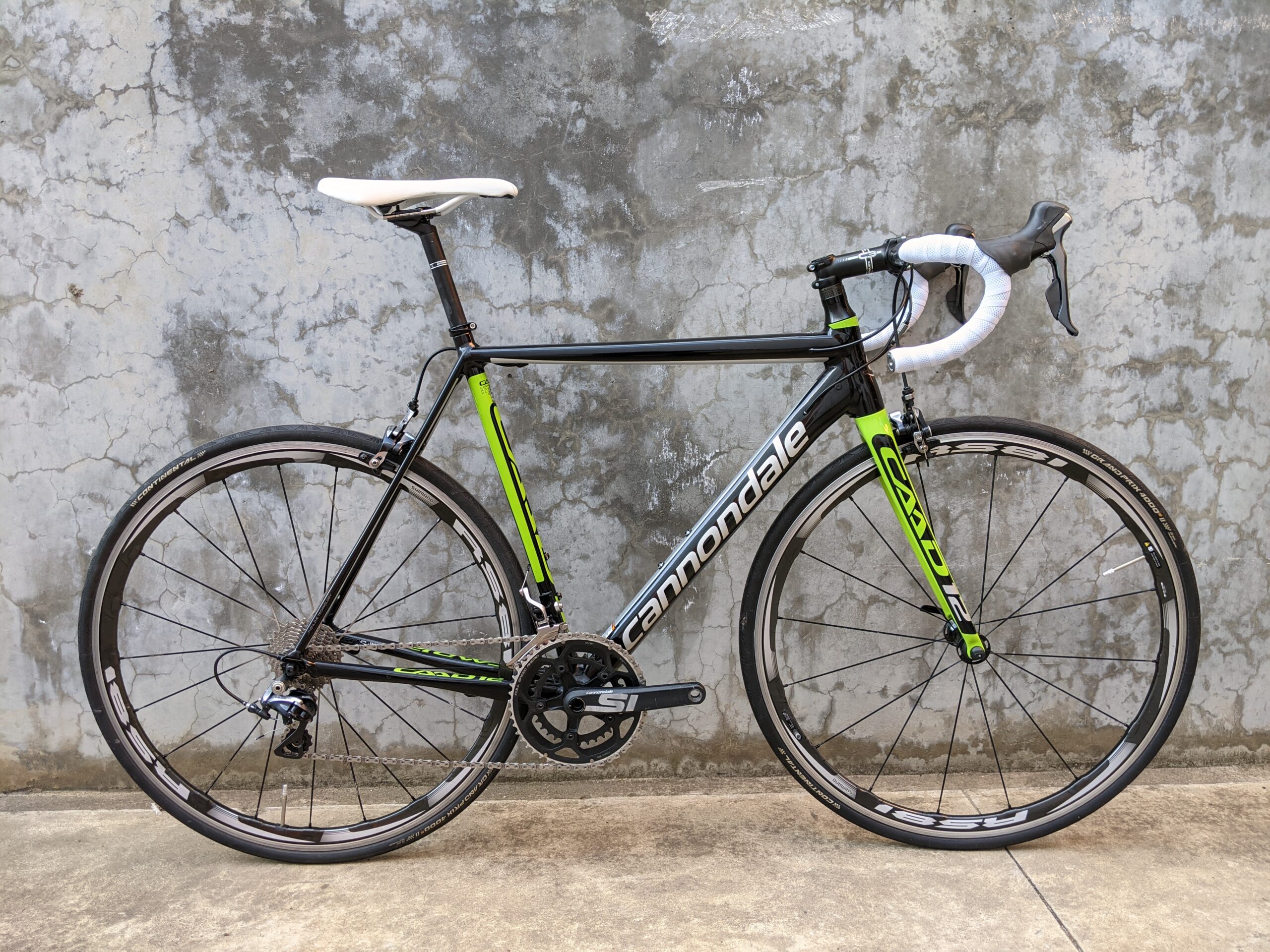 1226 - Cannondale CAAD12 54cm Medium Dura Ace 9000 11 Speed Road