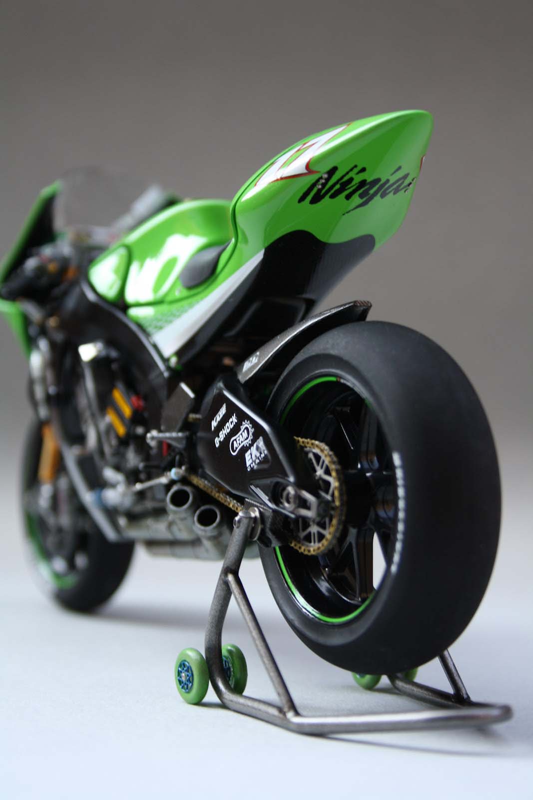 XXX: Randy de Puniet's 2006 Kawasaki Ninja ZX-RR - Asphalt & Rubber