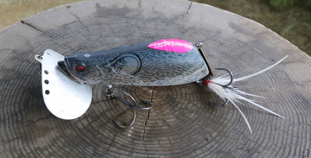 野池のバス釣りで使いたい水面系バスルアー最新セレクト!ポッパー