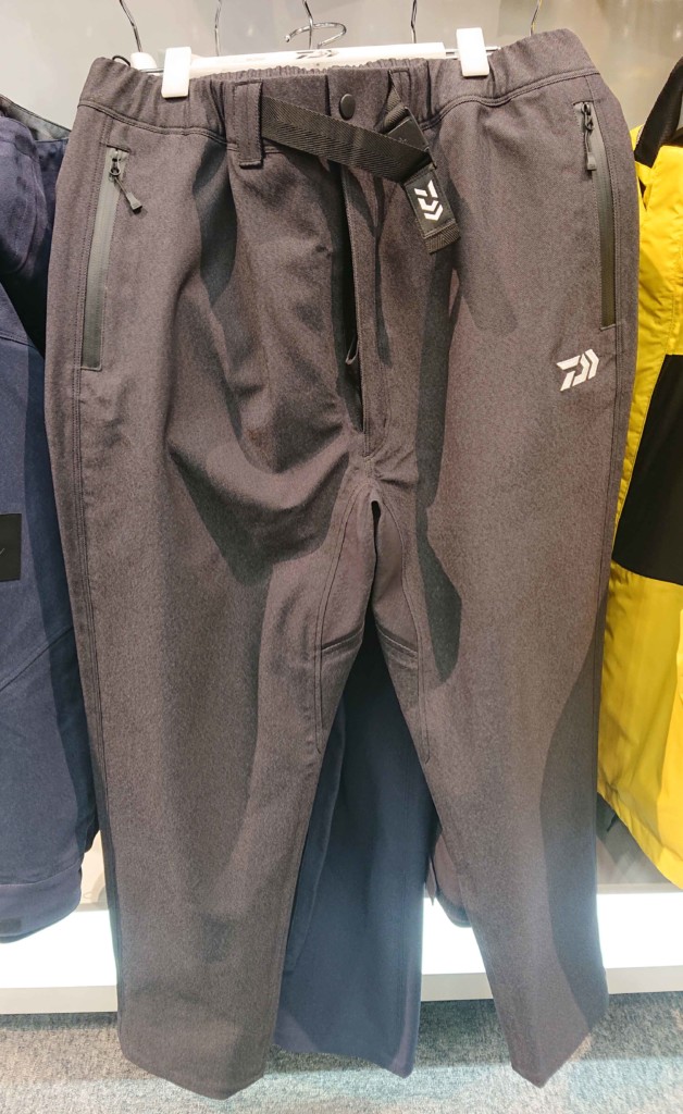 オシャレ×機能的】デニム調の素材が新しい！ダイワの新作「ストレッチ