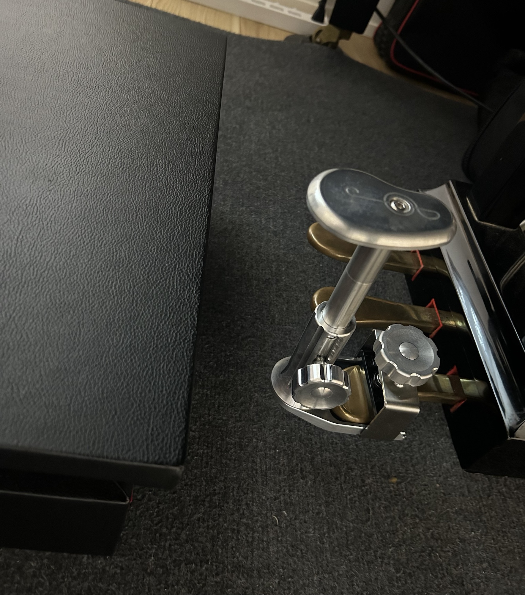 ピアノ補助ペダルの選び方とメリット - ラコリーナ音楽教室