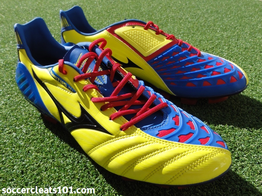 Checking out the Mizuno Wave Ignitus 3 - Soccer Cleats 101