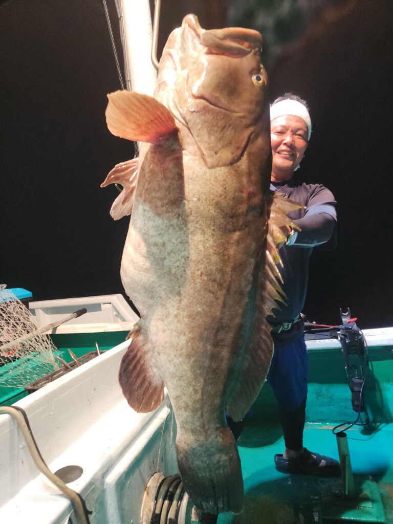 見老津沖で超大型のクエが登場！串本のカセでは、イサギやマダイが釣れ