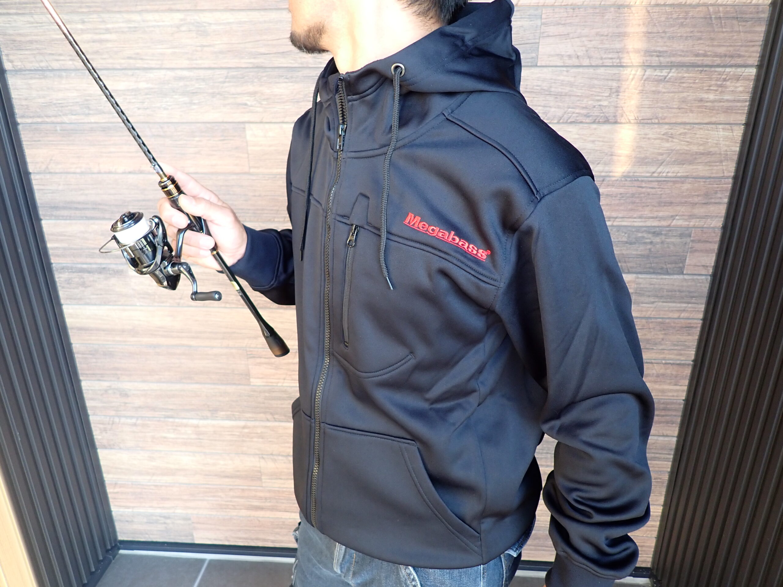 秋のナイトフィッシングにMegabass HYBRID HOODY (ハイブリッド