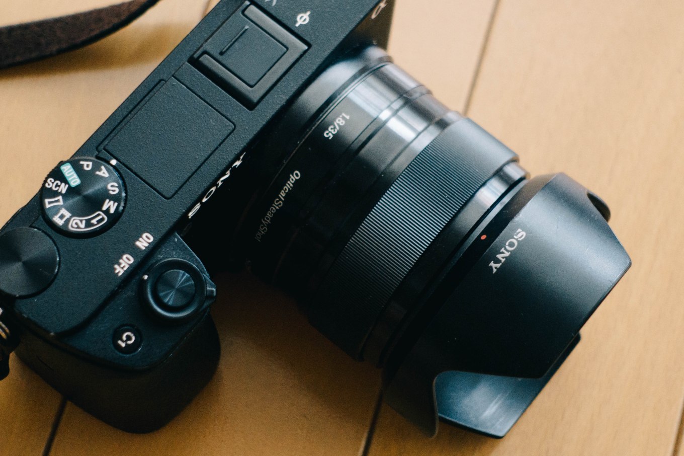 SEL35F18 レビュー | ZV-E10,α6400,α6600,α6100におすすめの単焦点