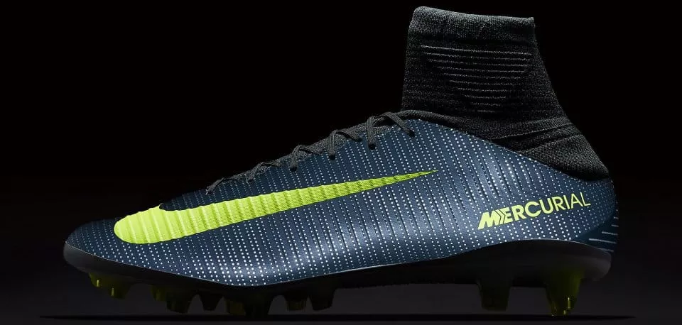 Botas de fútbol Nike MERCURIAL VELOCE III DF CR7 AG-PRO