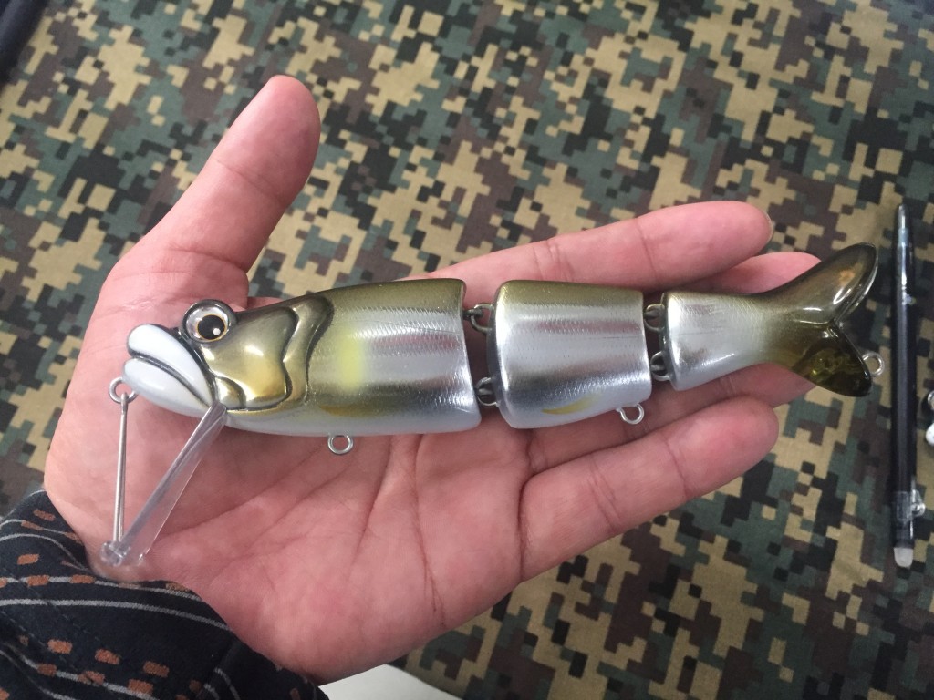 トビキチ【ボンバダアグア】琵琶湖界隈を中心に人気拡大中のルアーを