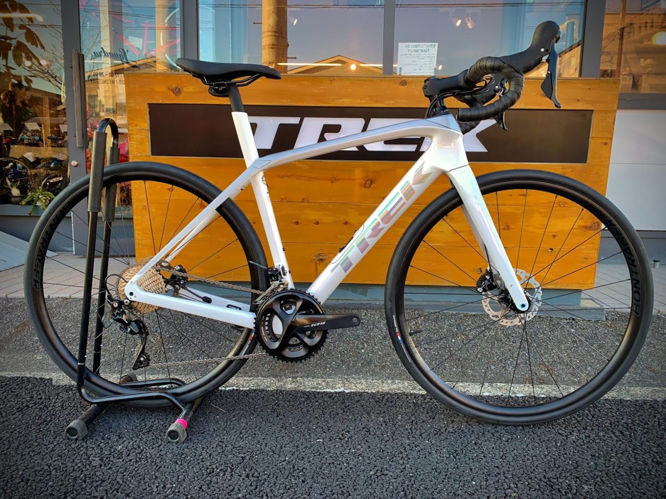 キラキラ激レアカラー！DOMANE SL 5のホワイトカラーがやっとこさ入荷