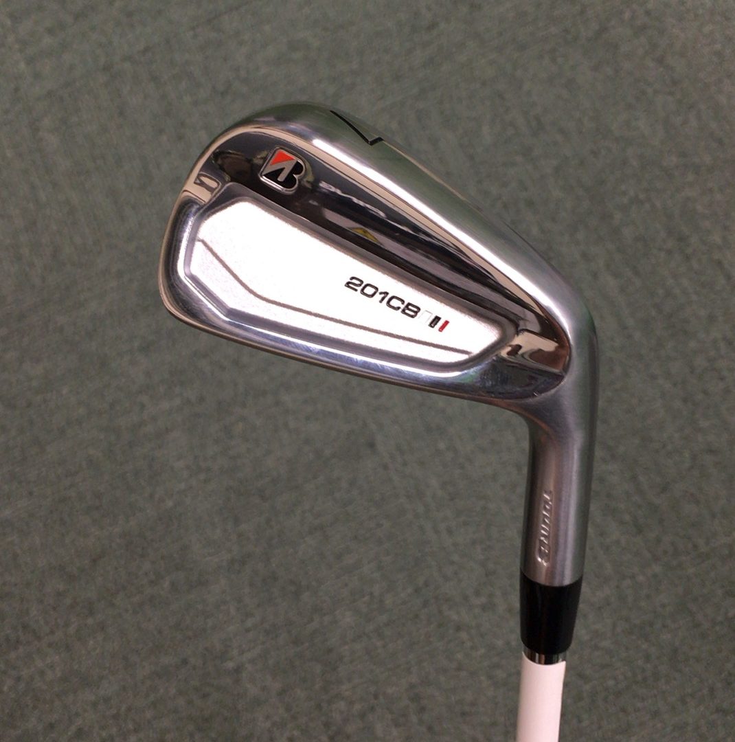ブリヂストン・ツアーB 201CBアイアンの特徴を解説｜小ぶりヘッドの