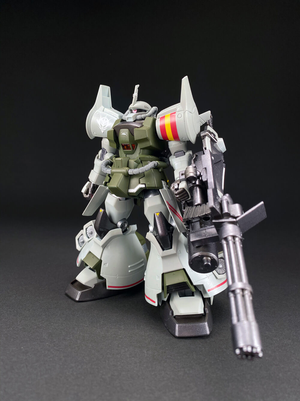 ガンダムベース限定】HG 1/144 グフ・フライトタイプ、簡単スプレー