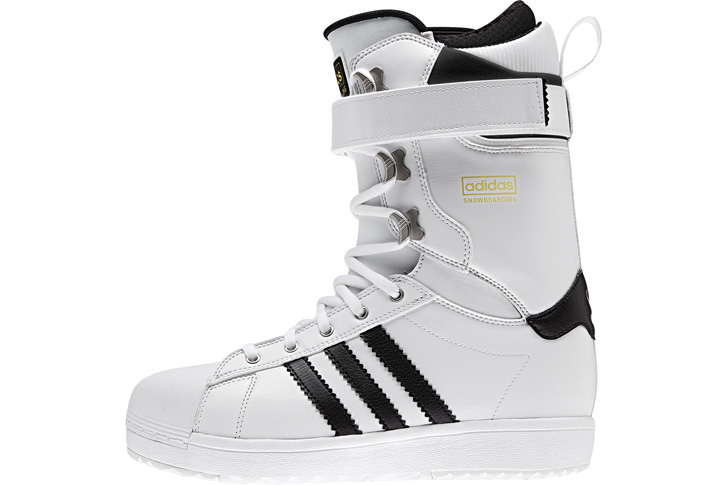 アディダス スノーボーディングは、Superstar生誕45周年をセレブレイト