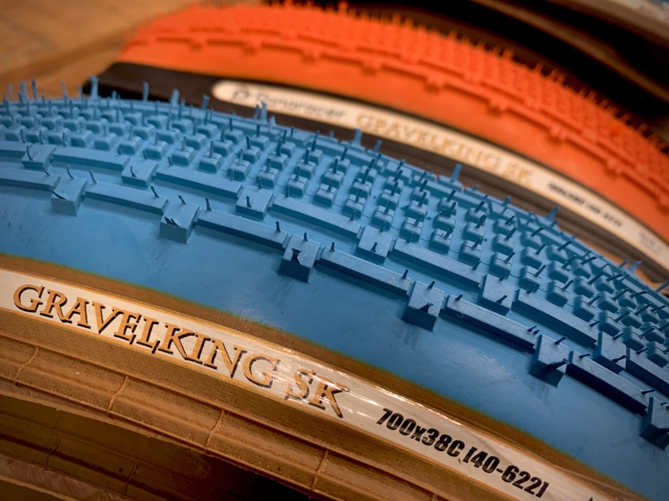 派手好きな】パナレーサーのグラベルキングに限定カラーが登場