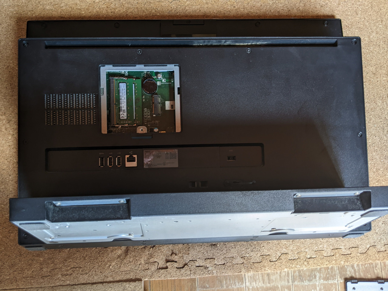 LavieデスクトップDA370をSSDとメモリ増設でwindows11化 | パソコン