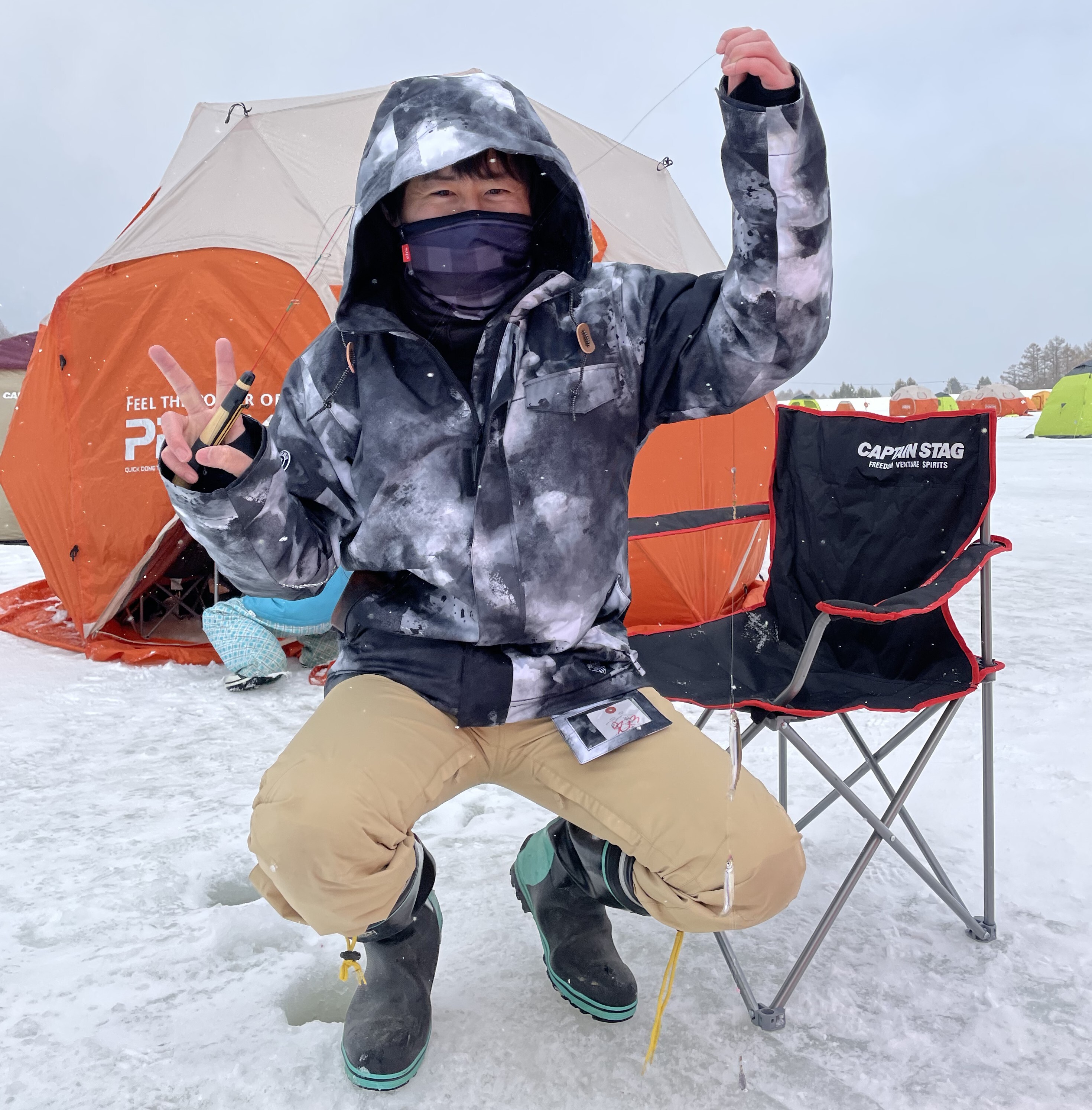 霊仙寺湖ワカサギ釣りに初挑戦！安心して氷上穴釣りができるのは