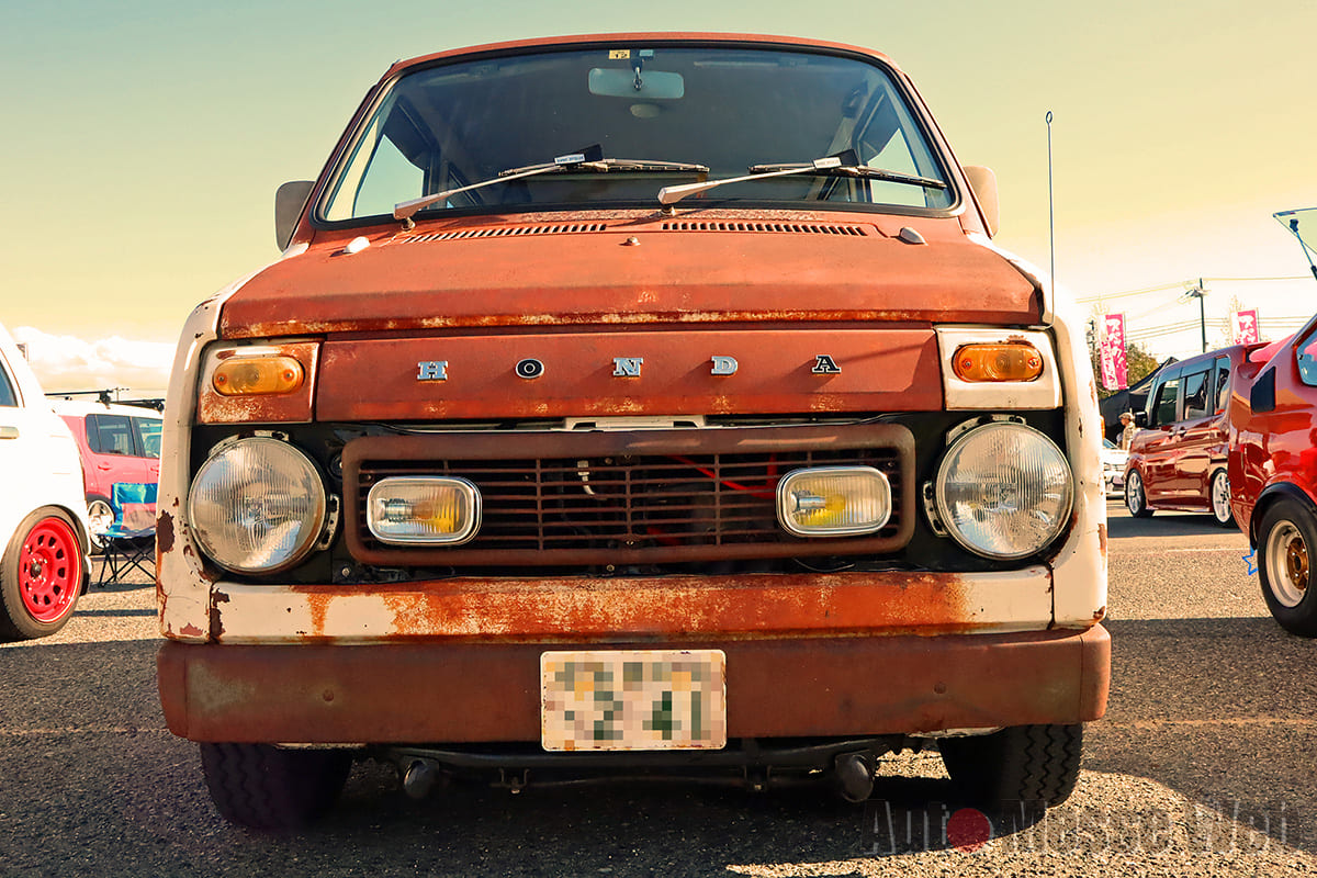 44歳 現役宣言!! 現代にタイムスリップした「ステップバン」 | AUTO