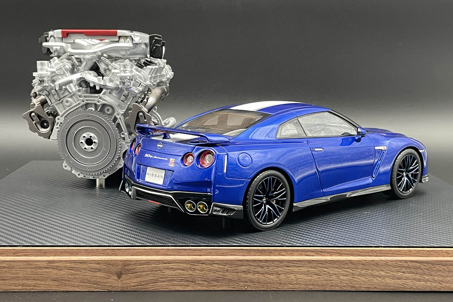 日産「GT-R」の50周年記念車が1/18スケールに！ 超精密1/6スケール