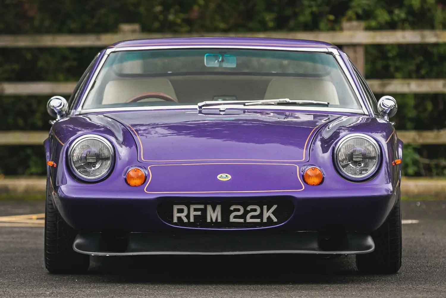 サーキットの狼」世代が憧れたロータス「ヨーロッパ」はまだ手が届く