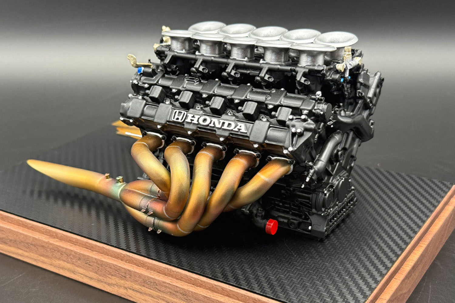 ホンダF1優勝マシンのエンジンが精密「1/6スケール」モデルで復活