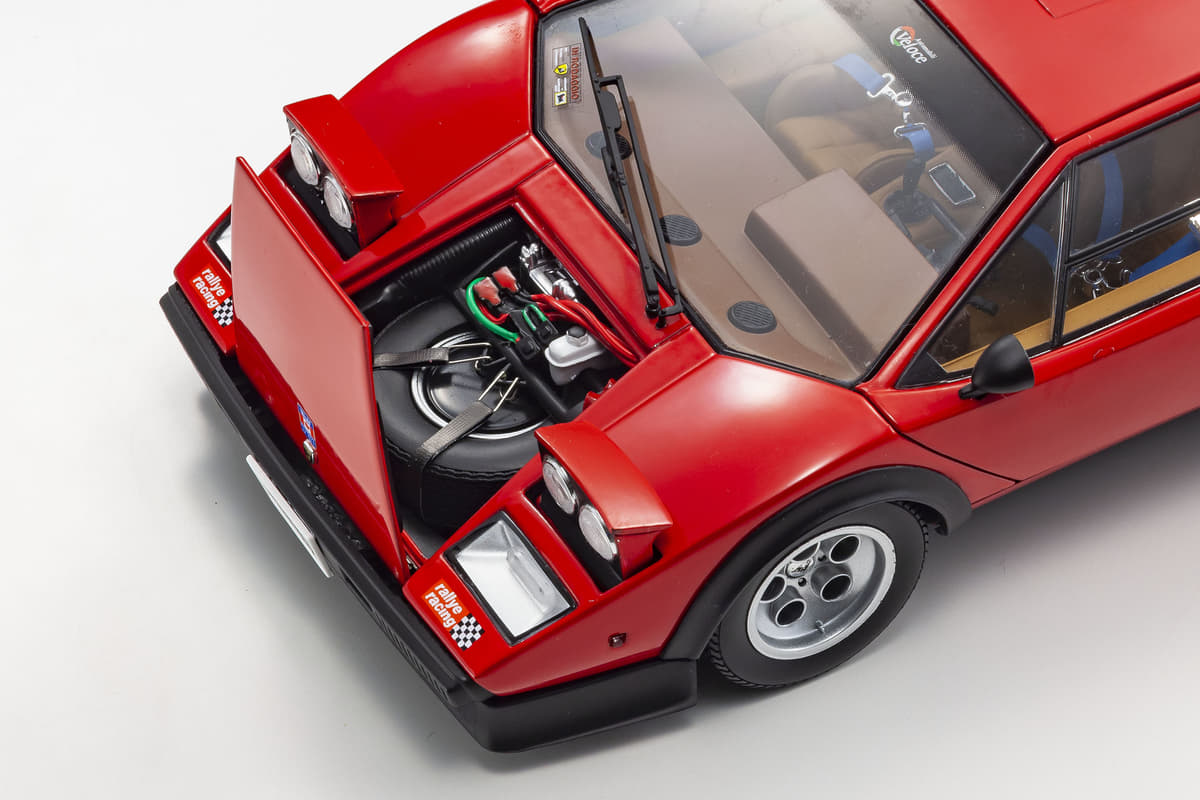 1/18スケール「ウルフ・カウンタック」と「カウンタックLP500S」が