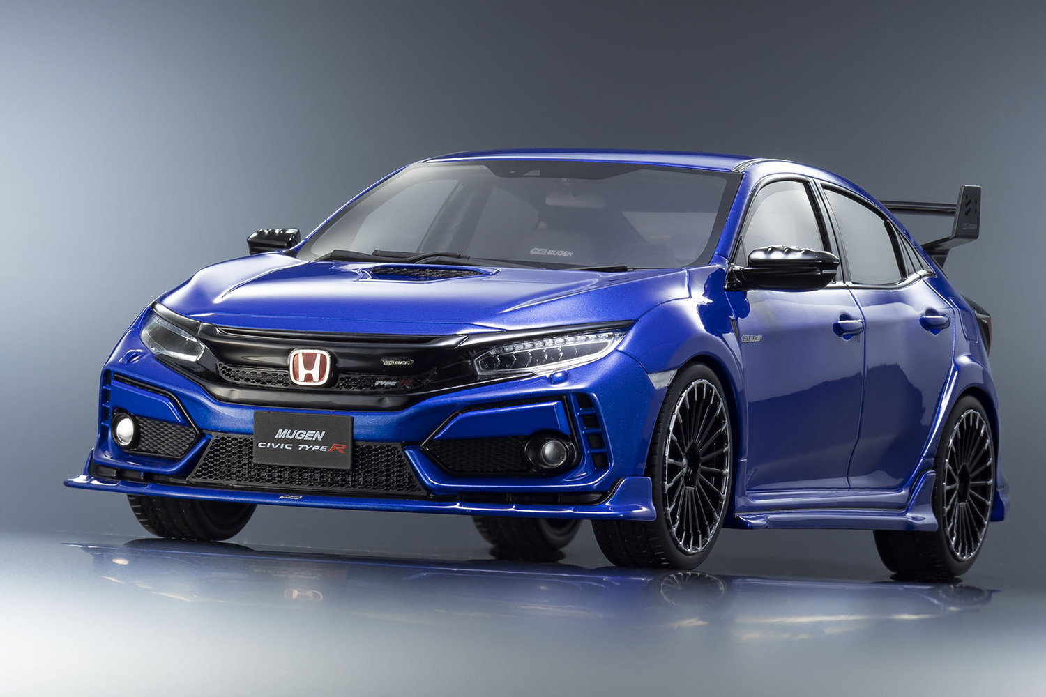 ホンダ「シビック タイプR」が1/18スケールになった！ 「無限」の