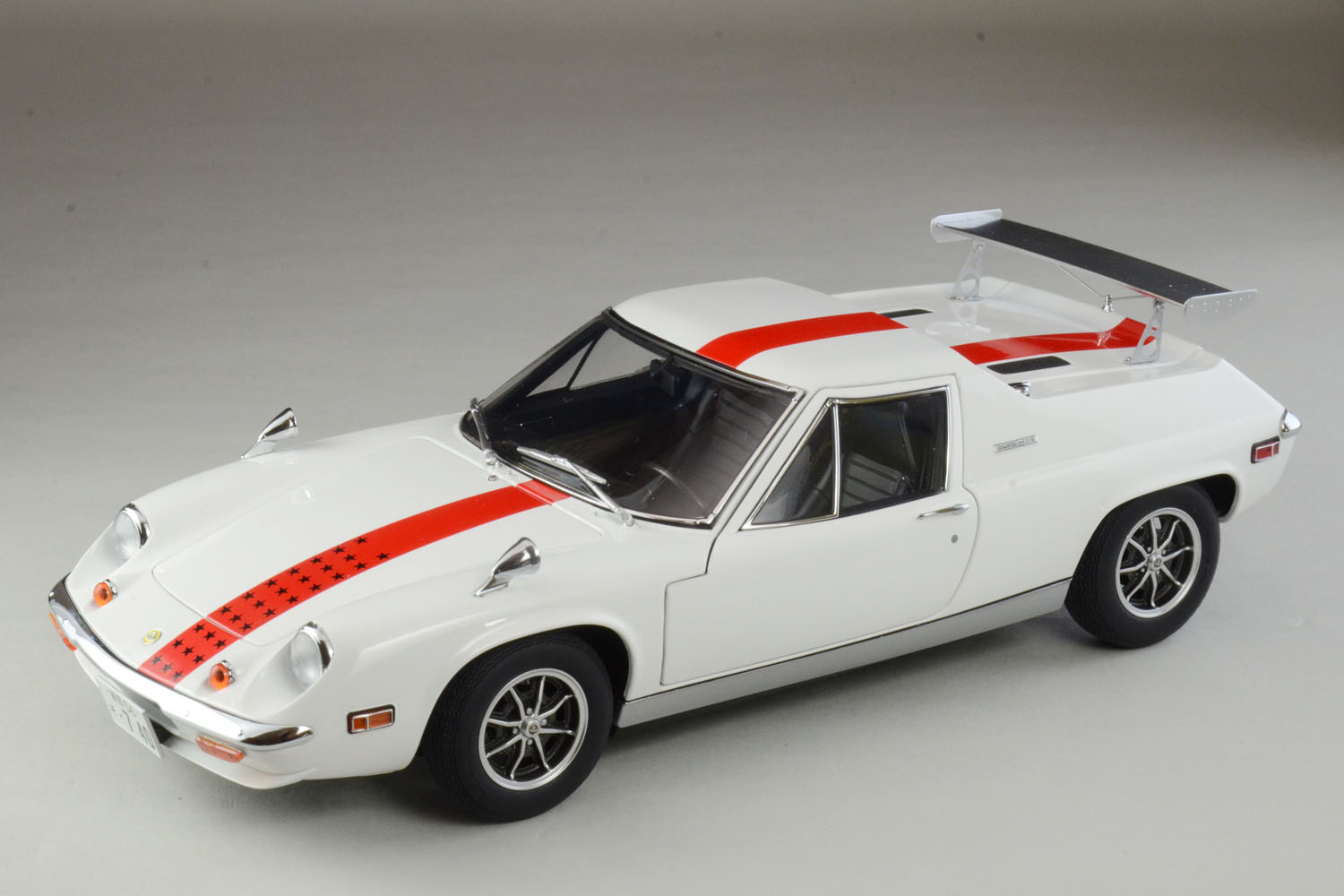 サーキットの狼』のロータス「ヨーロッパ」を完コピ！ 風吹裕矢が降り