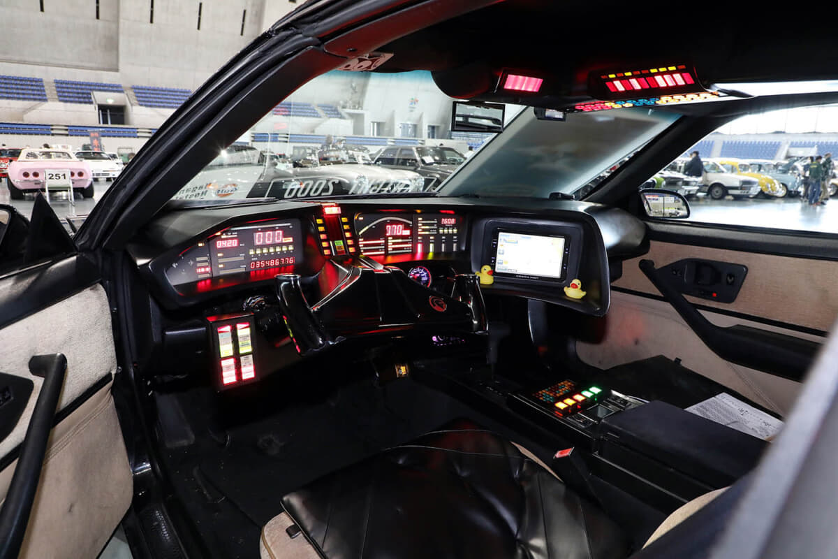 ナイトライダー「ナイト2000」の「キット」の喋りまで完璧再現！ R32