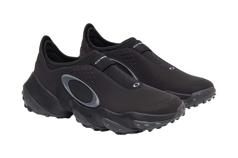 First Look at the Oakley Edge Icon Golf Shoes | Hypebeast