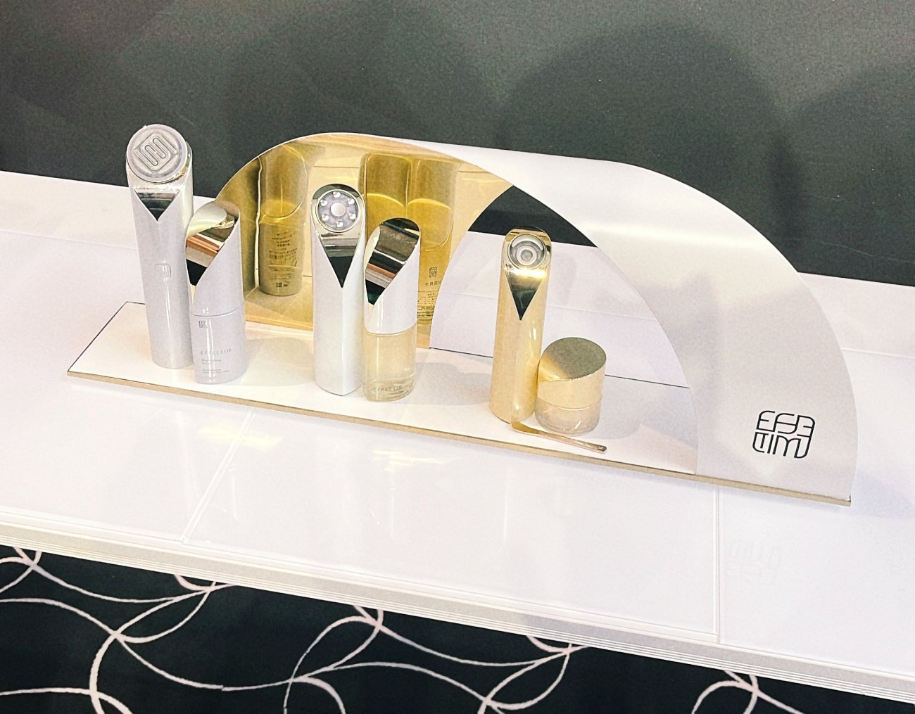 ハンズフリーで3分間。時短＆ながら美容の美顔器「エフェクティム