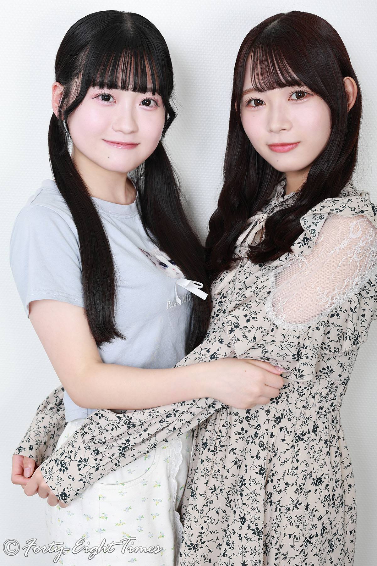 AKB48「17期生昇格記念LIVE!」で布袋百椛が泣き、太田有紀はそっと肩を