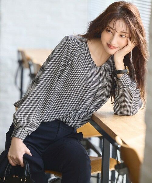 セール】 【WEB限定】エニポカシリーズVネック ブラウス （シャツ