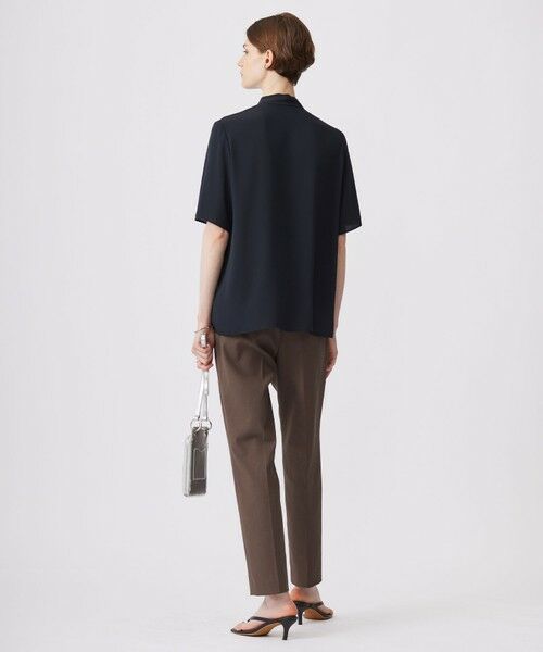 セール】 【接触冷感・UVケア・速乾・洗える】BackSatinAmunzen 5分袖V