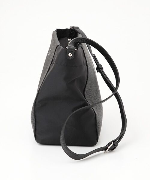 セール】 【アヴェク】 ショルダーバッグ （ショルダーバッグ