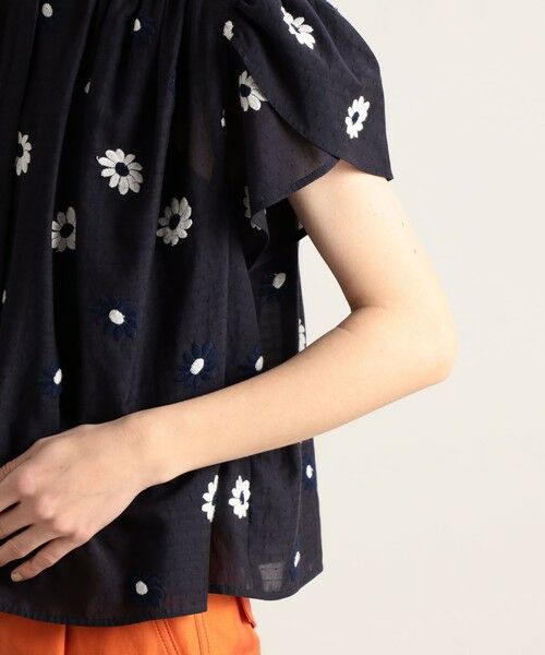 セール】 マーガレットエンブロイダリー ギャザーブラウス （シャツ