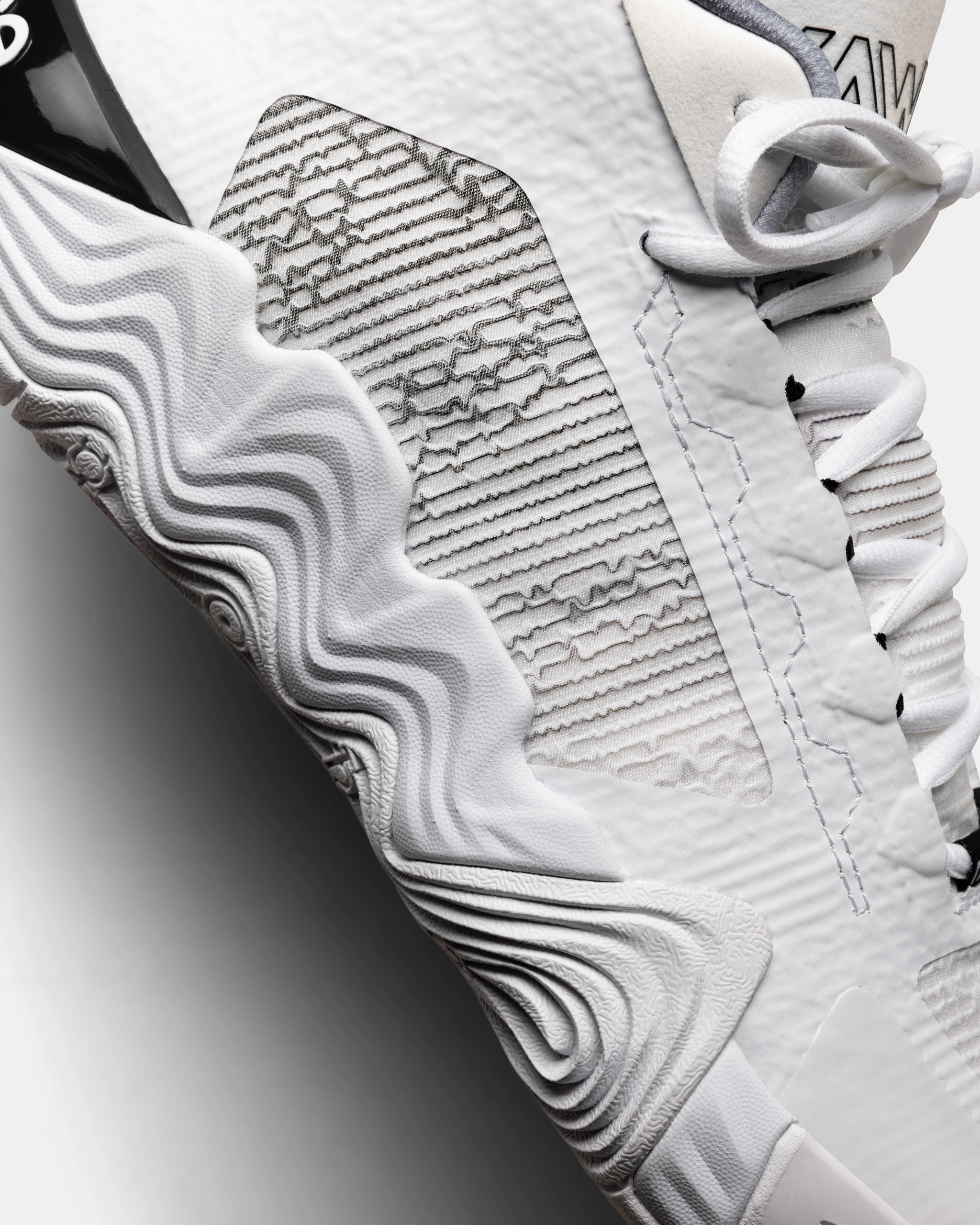 ニューバランス」からNBA選手カワイ・レナードのシグネチャーモデルが