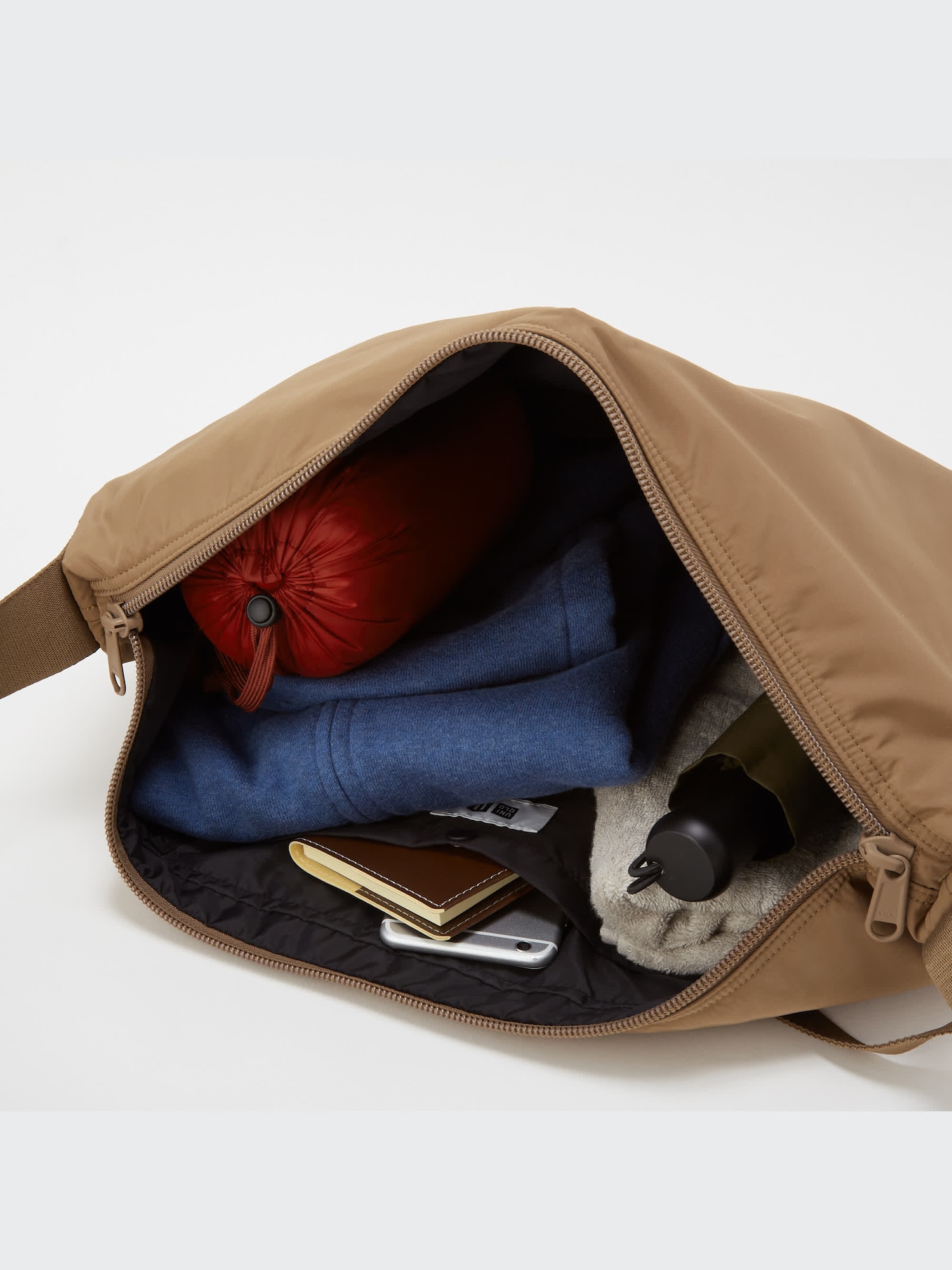 ユニクロ公式 | パデッドショルダーバッグ