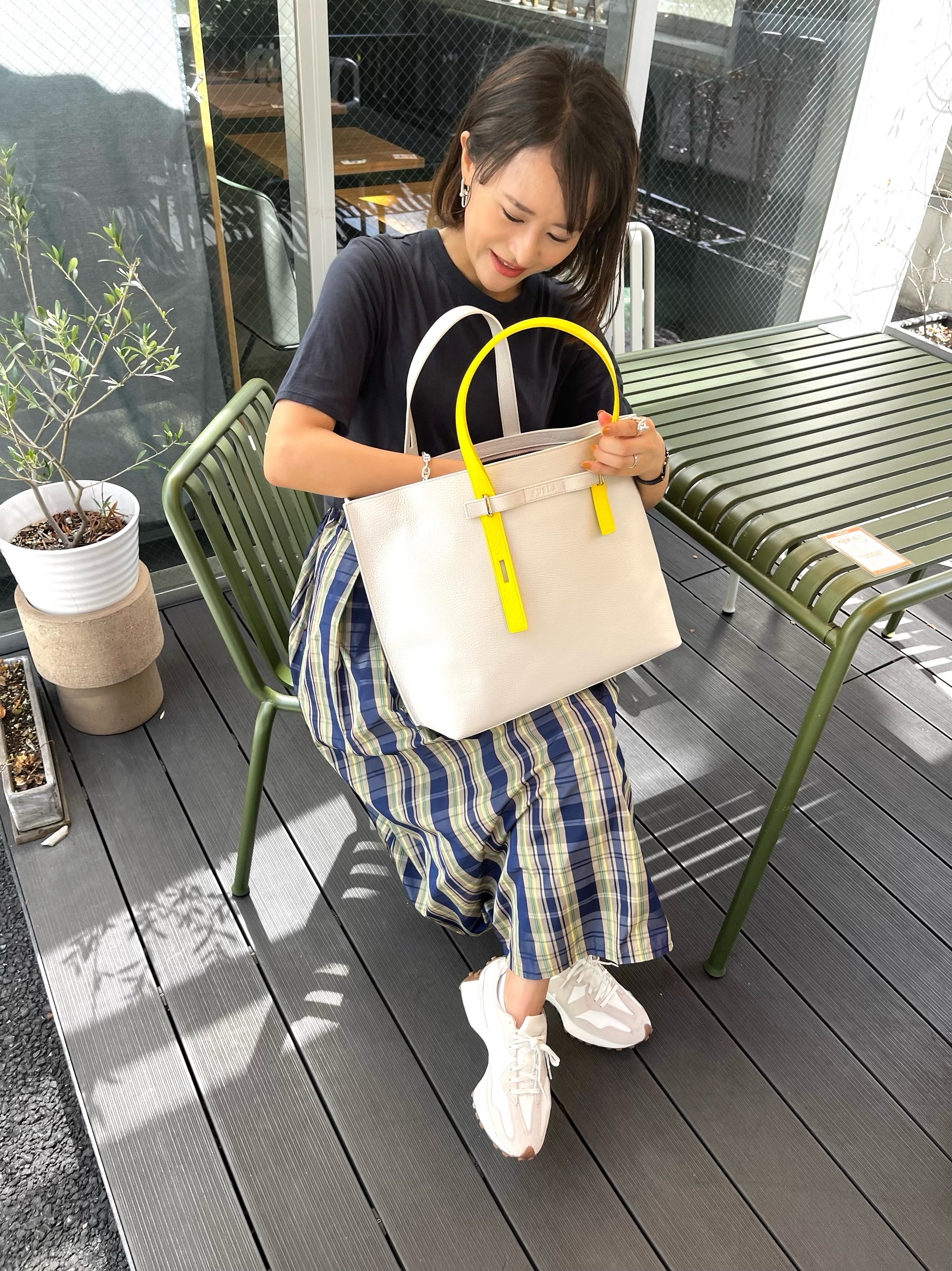 FURLAの新アイコンバッグ「FURLA GIOVE」はカスタムが楽しい！ | VERY