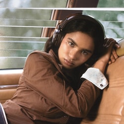 ヨドバシ.com - マーシャル Marshall ワイヤレスヘッドホン ブラウン