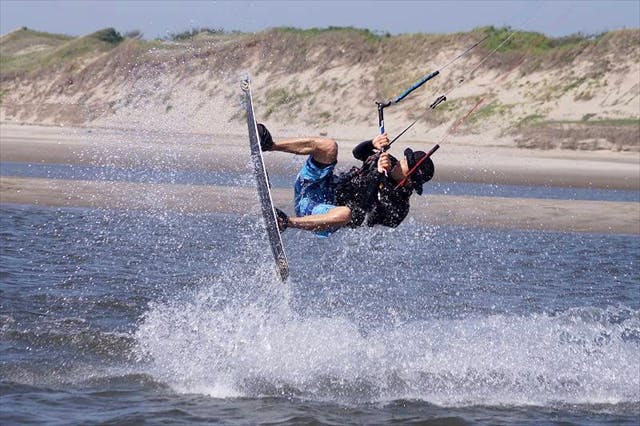 1時間】鹿児島で初めの一歩を踏み出すカイトボード体験！｜アソビュー！