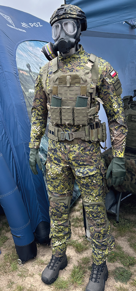 ポーランド軍最精鋭特殊部隊への入隊テストを再現した障害物レース