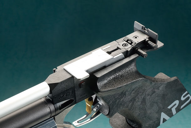 不動の人気を誇る精密射撃競技銃が新カラーリングで登場「マルゼン APS