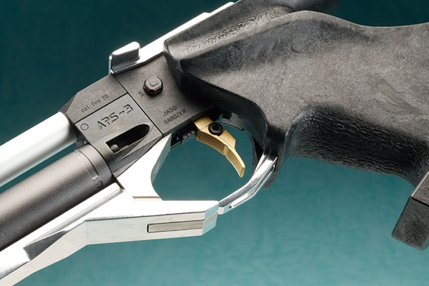 不動の人気を誇る精密射撃競技銃が新カラーリングで登場「マルゼン APS