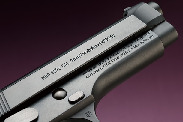 美しいローズウッドグリップを標準装備「ウエスタンアームズ ベレッタ