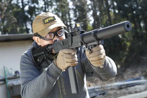 Mac10を大胆モダナイズド!! ケイ・ホビーの実用性重視カスタム